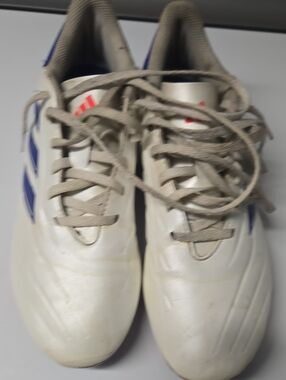 adidas Unisex White & Blue Athletic Soccer Shoes